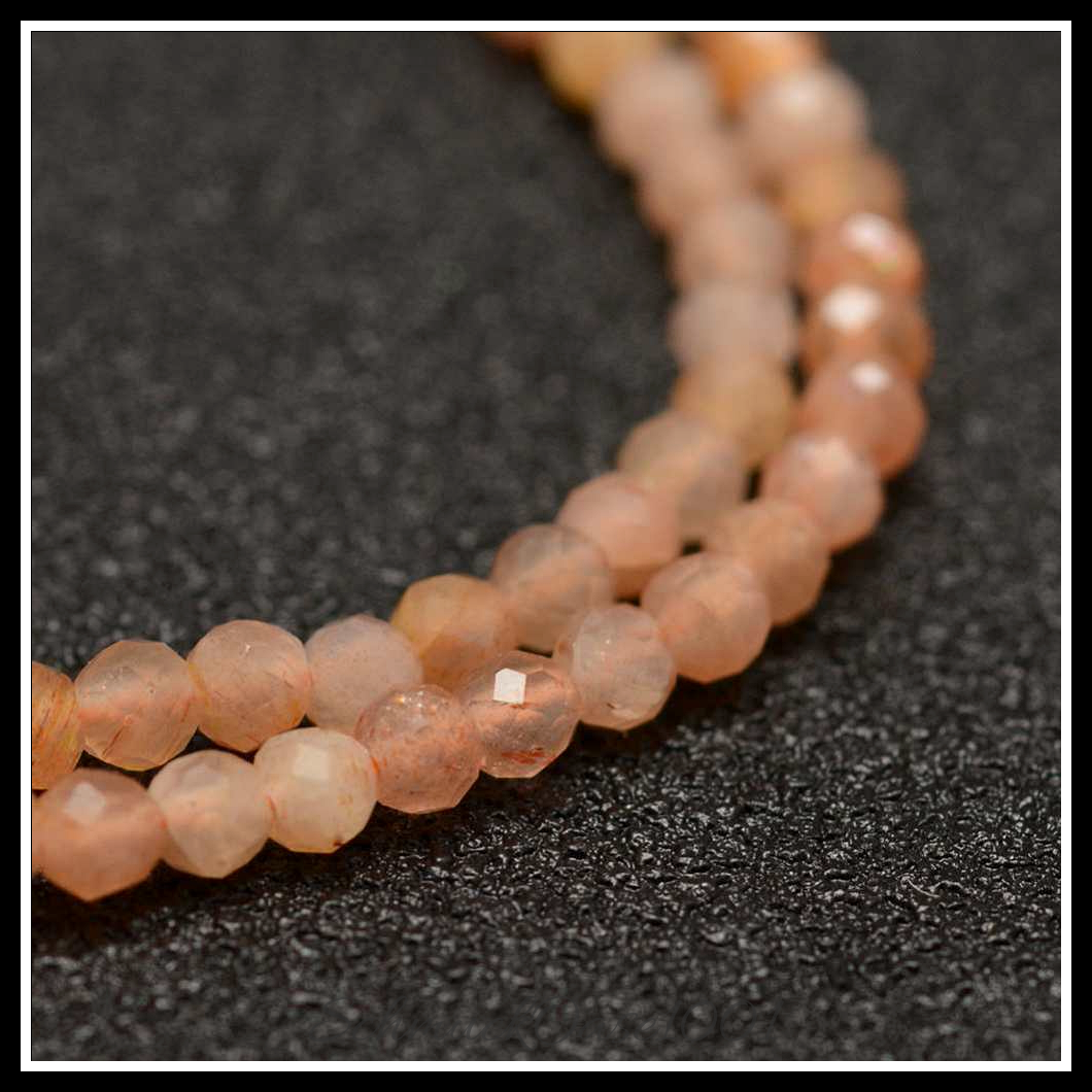 Natürliche sunstone perlen – facettiert, rund, 2 mm, 2 stränge in den größen natur, ausdrucksstark und ideal für auffällige designs