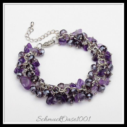Amethyst armband mit glasperlen & messing-karabiner in den farben amethyst, glasperlen, messing, hummerklauenverschluss, schwanzkette