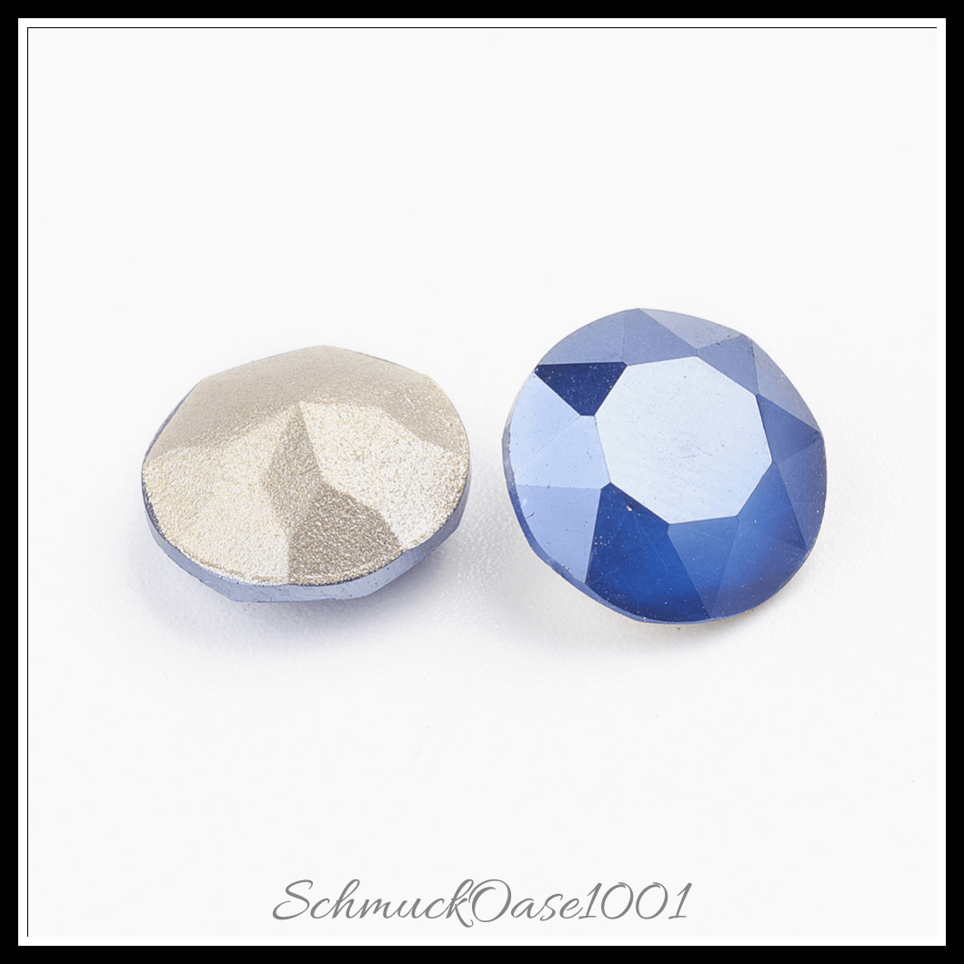 Glas strass cabochons – klasse a – facettiert – flachrund – imitatorischer jade stil – capri blue – 10mm – 24 stück, aus capri blue in der farbe glas strass, klasse a, imitatorischer jade stil, facettiert, flachrund und größe 10x5 mm, 24 stk.