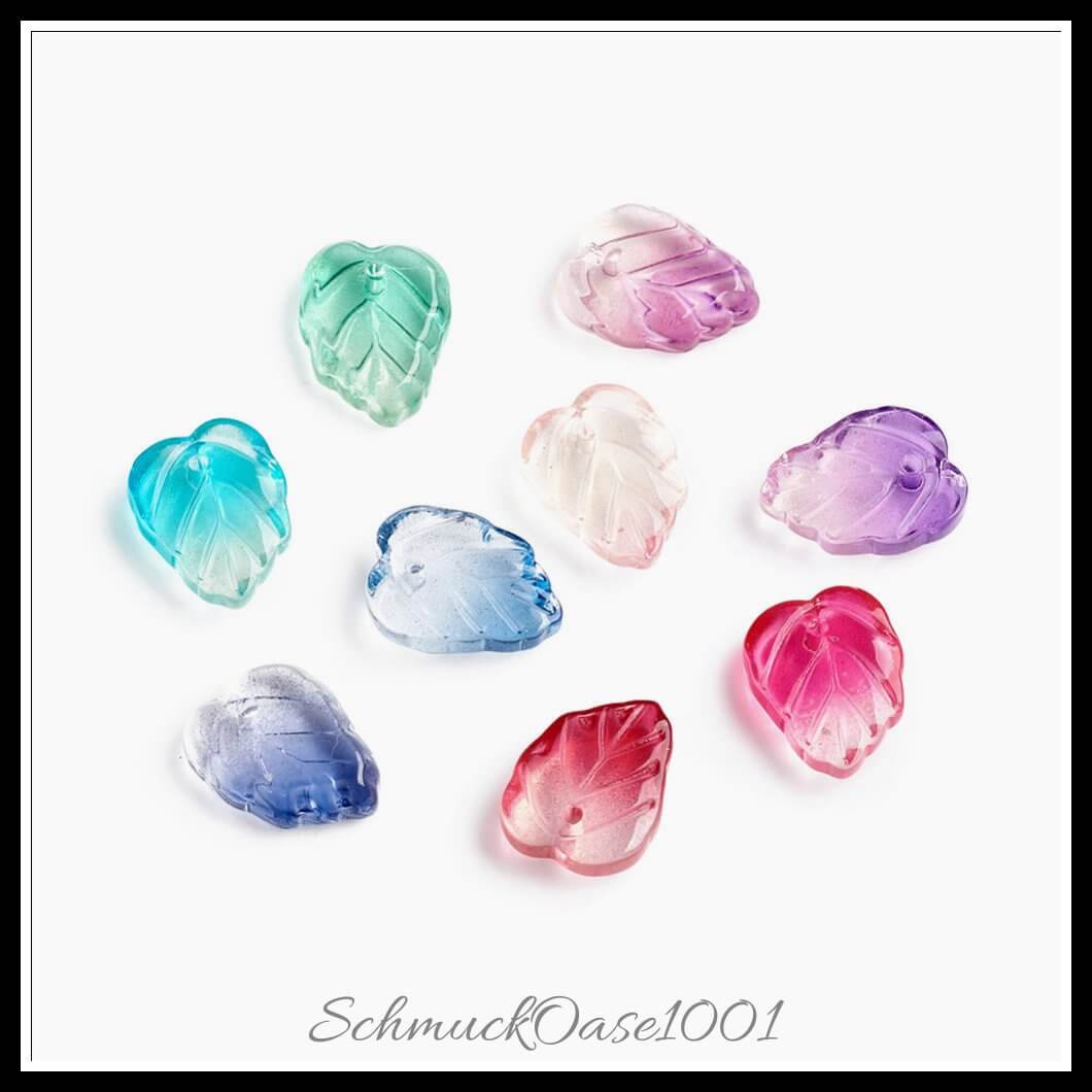 Zweifarbige glas charms – blatt / 13.5x10.5x3.5 mm / 1 stück, aus glas / zweifarbig, transparent, blatt in der farbe mischfarbe und größe 13.5x10.5x3.5 mm, loch: 1.2 mm / 1 st.