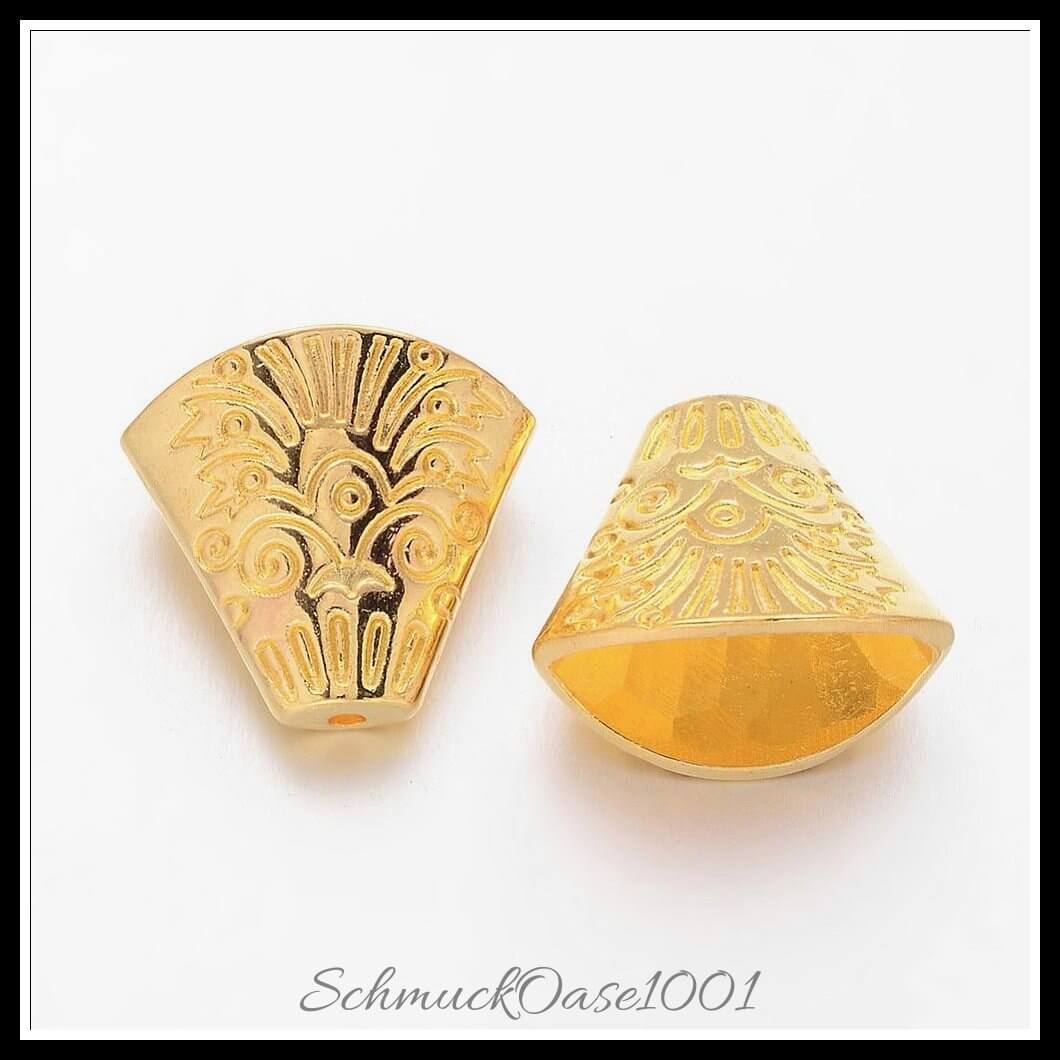 Tibetischen stil perlenkappen – dreieck / 18x20.5x11.5 mm / 5 stück, aus legierung / tibetisch, dreieckig, bleifrei, nickelfrei in der farbe golden und größe 18x20.5x11.5 mm, loch: 2 mm / 5 st.