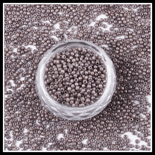 Toho runde rocailles – 11/0 – japanische rocailles – (1203) undurchsichtig – taupefarbener kakao – marmoriert – 20g, in der farbe glas, toho, rund, 11/0, marmoriert