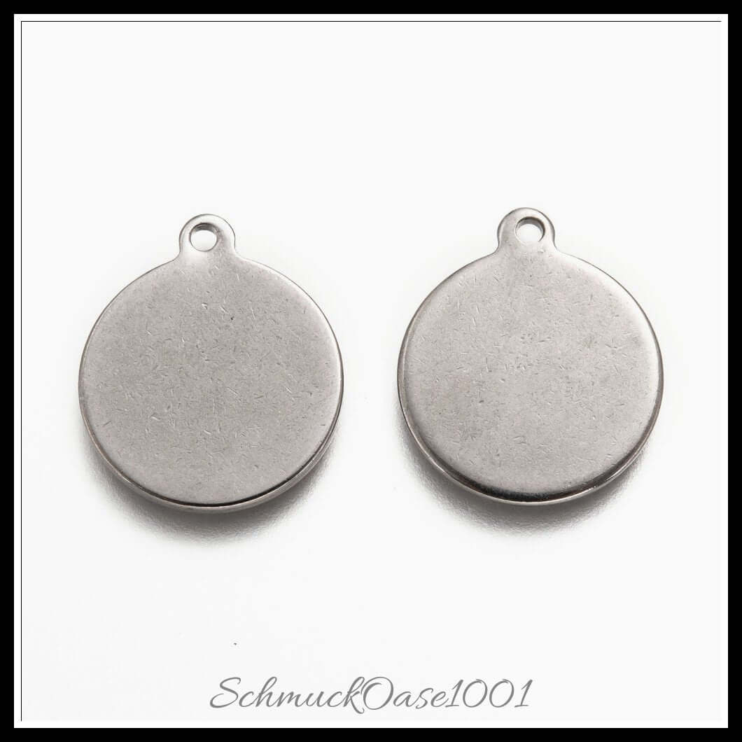 201 edelstahl anhänger – flachrund / 21x18x1.5 mm / 50 stück, aus edelstahl 201 / flachrund, stempelbar in der farbe edelstahl farbe und größe 21x18x1.5 mm, loch: 1.8 mm / 50 st.