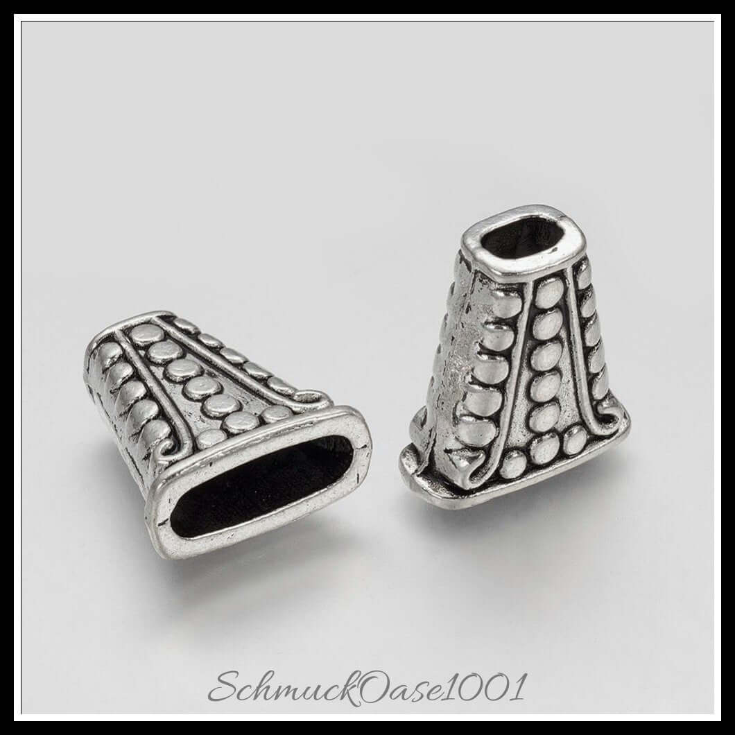 Tibetischen stil legierung perlenkappen – dreieck / 18x17x7 mm / 10 stück, aus legierung / tibetisch, dreieckig, apetalous in der farbe antik silber farbe und größe 18x17x7 mm, loch: 3.5x5.5 mm / 10 st.