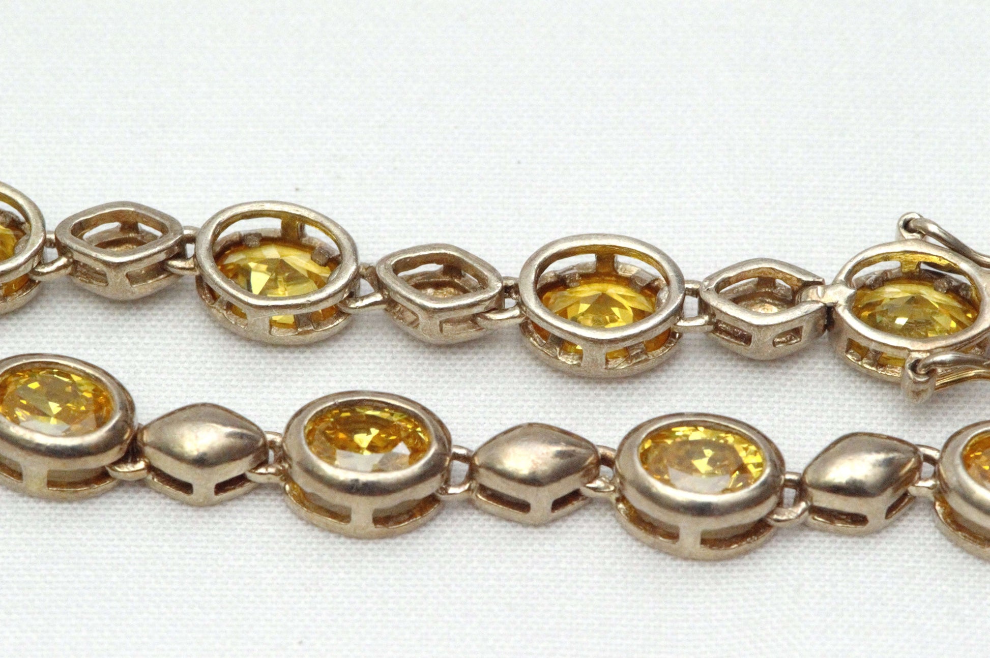 Exklusives 925er silber collier mit vergoldung und seltenem goldenem tansanit, zusätzliches detailbild