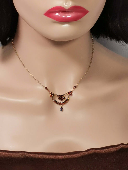 Zartes vintage granatcollier in 333er gelbgold, 40 cm länge, zusätzliches detailbild