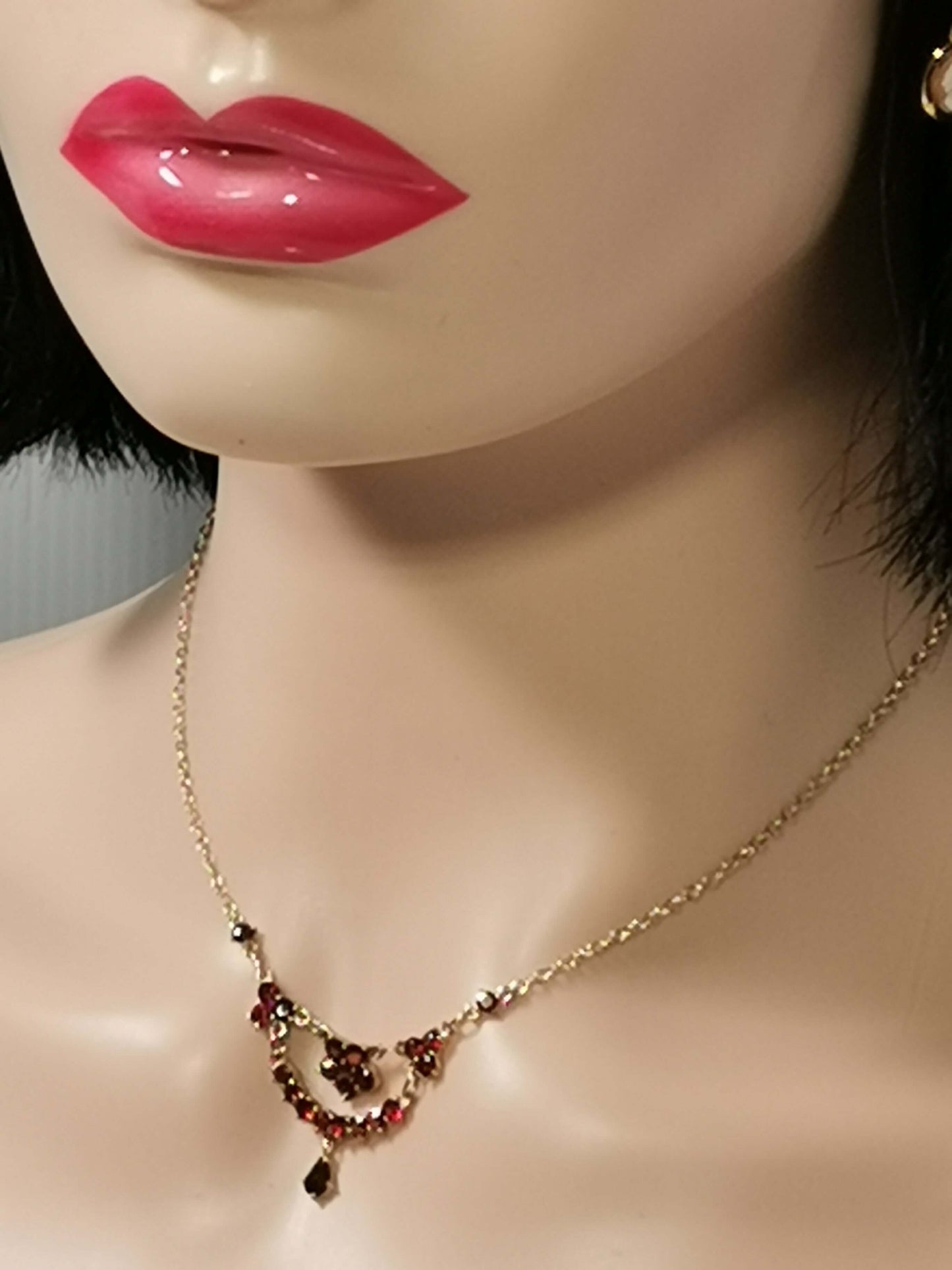 Zartes vintage granatcollier in 333er gelbgold, 40 cm länge, zusätzliches detailbild