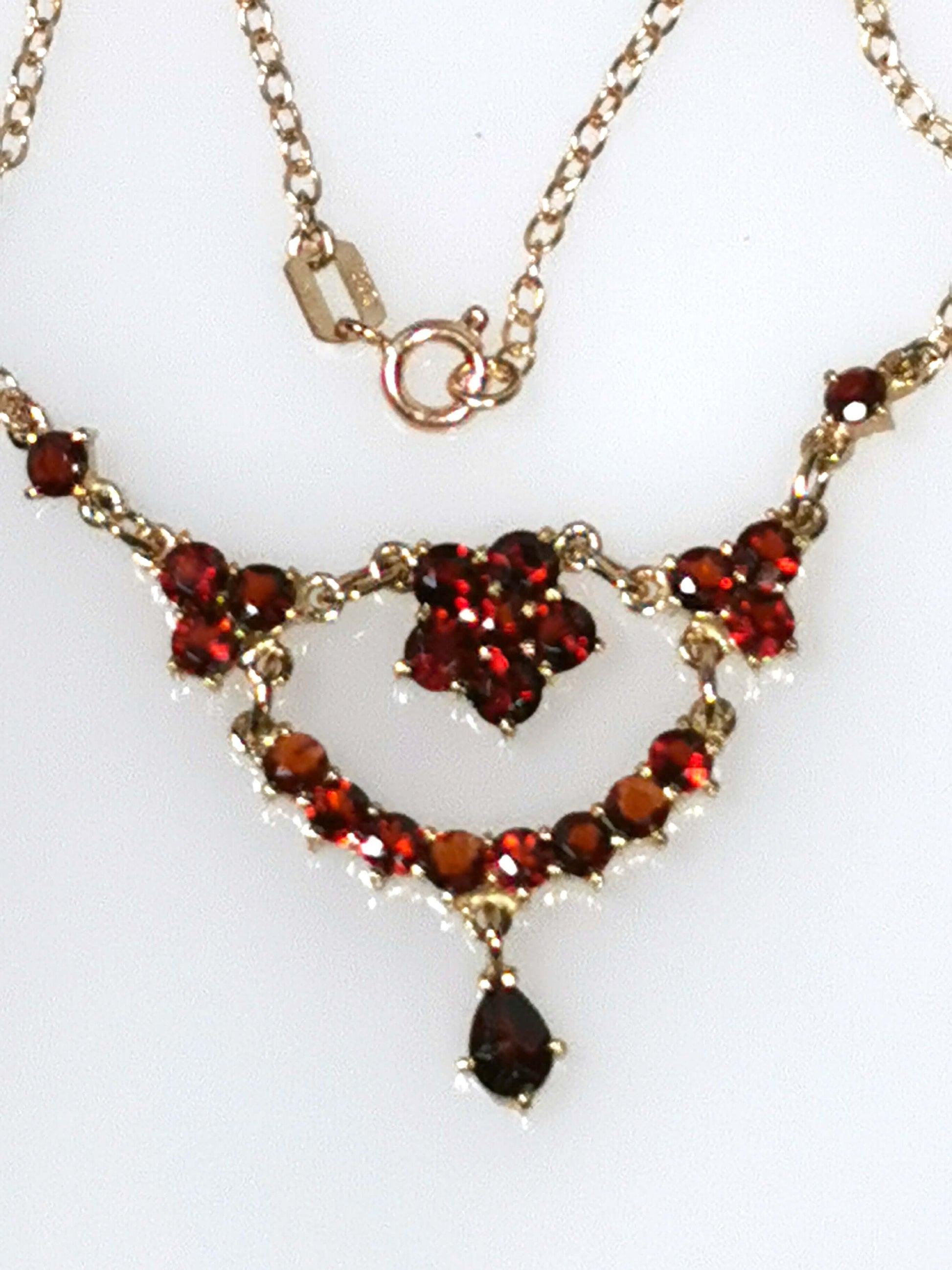 Zartes vintage granatcollier in 333er gelbgold, 40 cm länge, zusätzliches detailbild