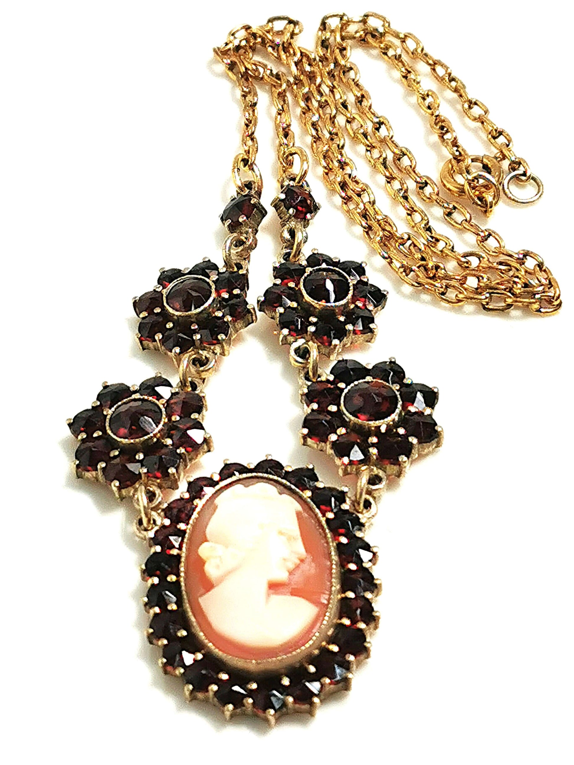 Elegantes vergoldetes silbercollier mit kamee & böhmischen granaten, ca. 1900, zusätzliches detailbild