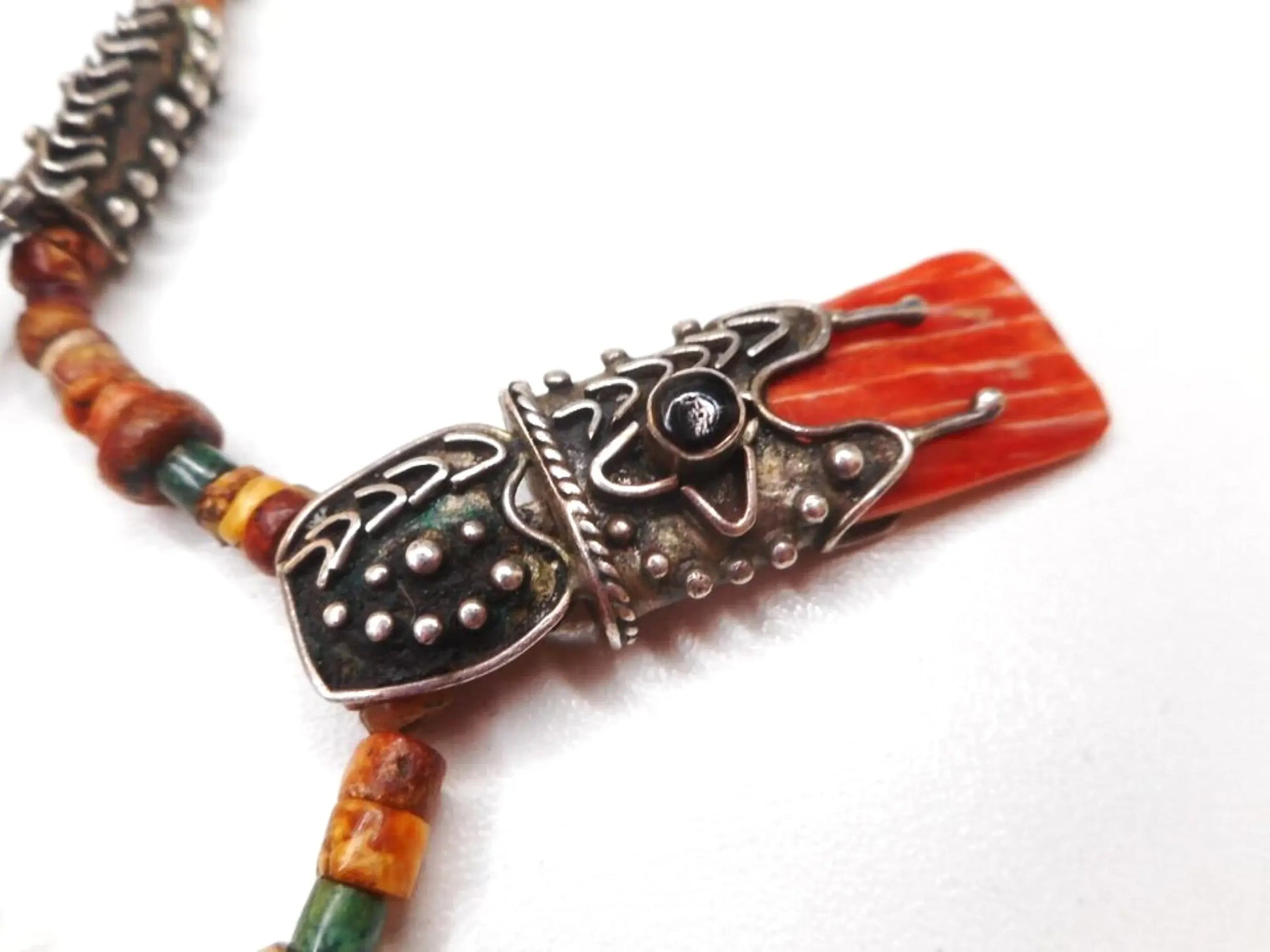 Antike berber-halskette – ethnischer schmuck aus marokko mit koralle & silber, zusätzliches detailbild