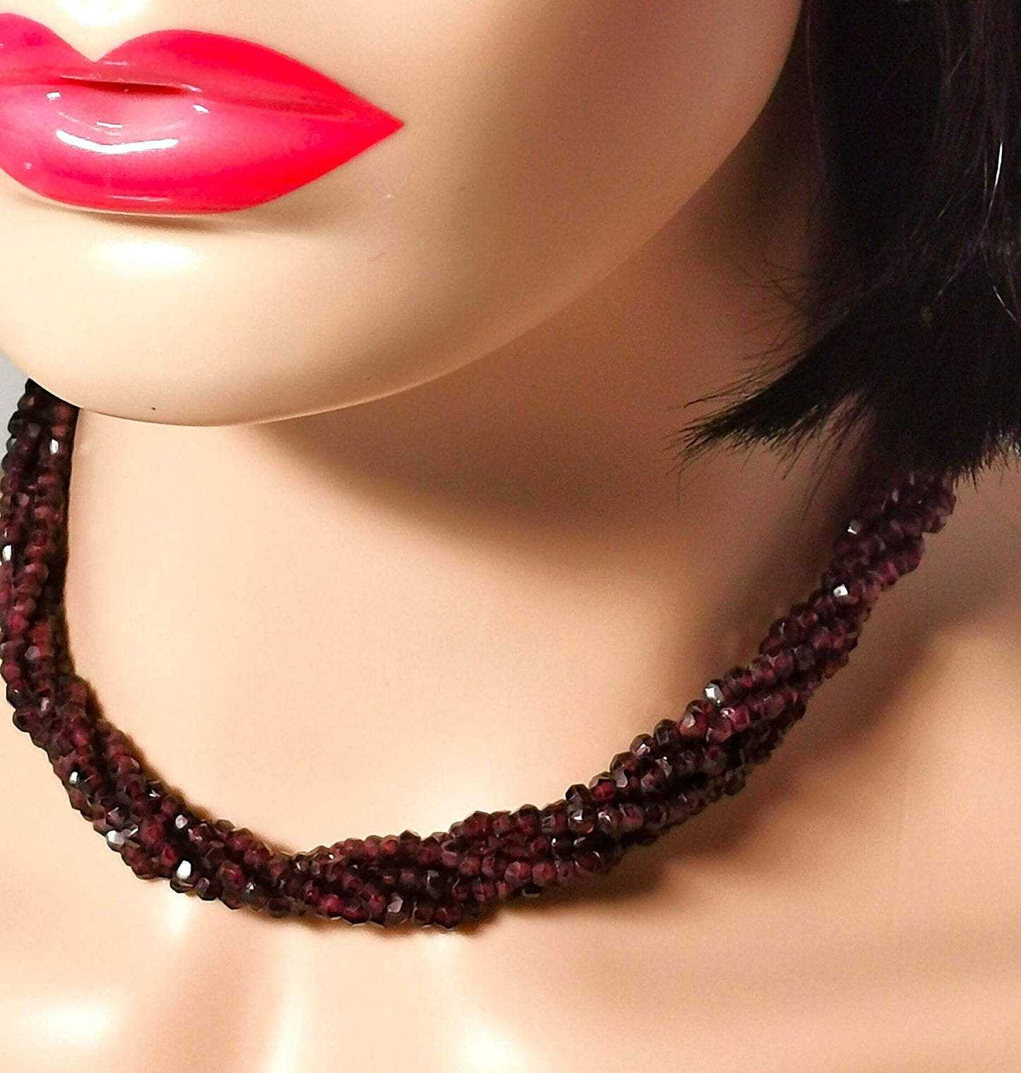 Granatcollier 5-reihig mit facettierten granaten und silberverschluss, vintage, zusätzliches detailbild