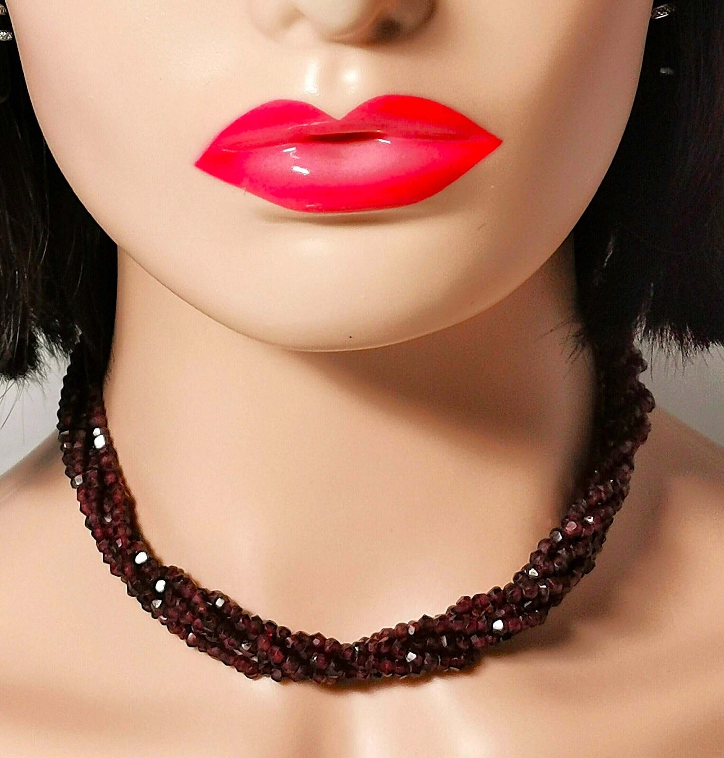 Granatcollier 5-reihig mit facettierten granaten und silberverschluss, vintage, zusätzliches detailbild