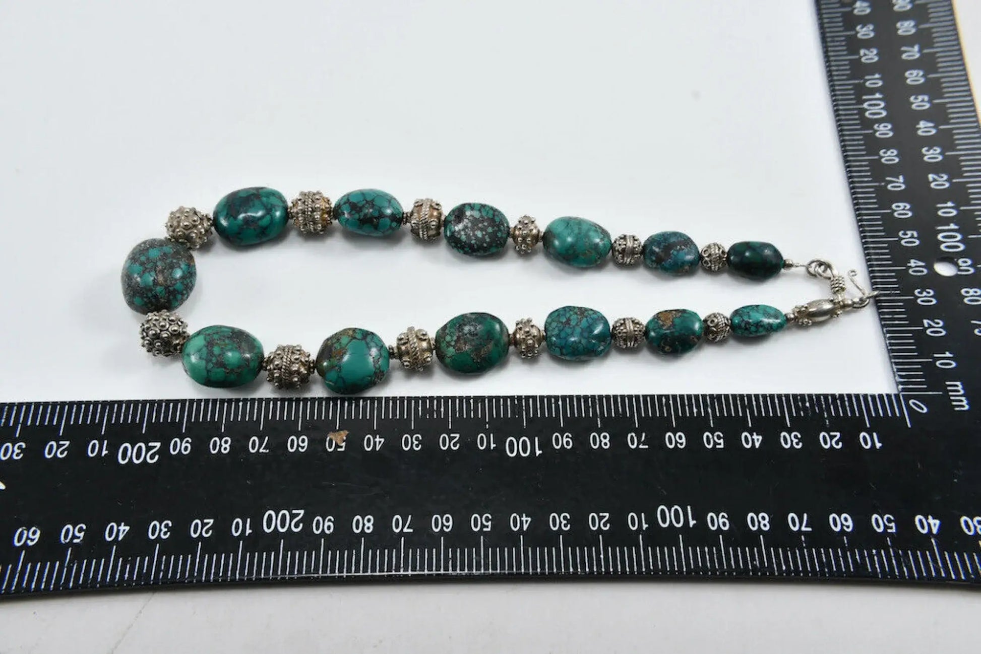 Antike tibetische türkis-halskette mit silber – unikat aus der qing-dynastie, zusätzliches detailbild