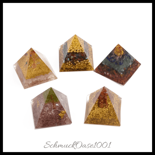 Orgonit pyramide mit natürlichen edelsteinen und metall – verschiedene varianten verfügbar (1 stk.), in der farbe auswahl