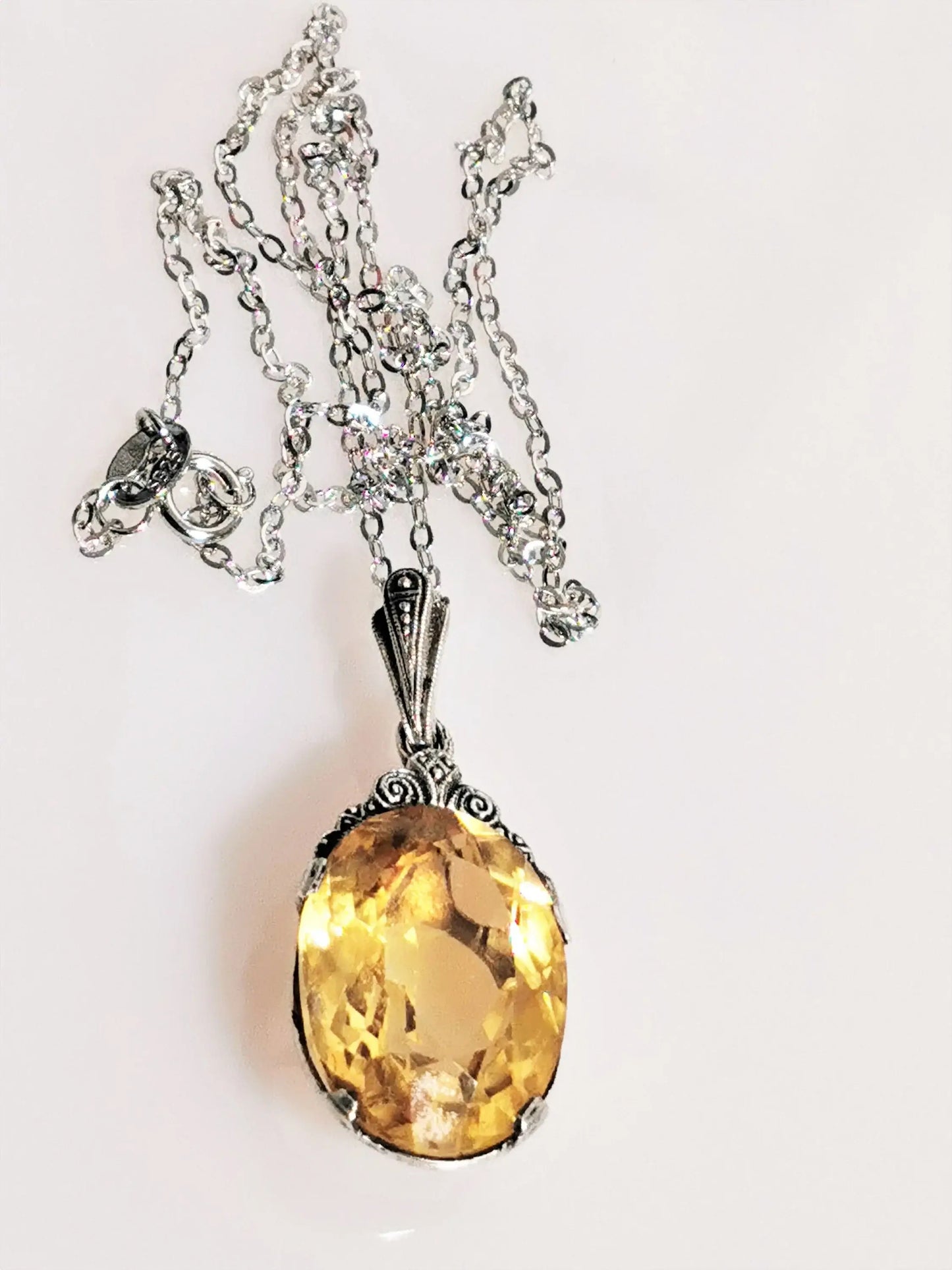 Citrin-anhänger im jugendstil – eleganz aus 835er silber und goldenem glanz, zusätzliches detailbild