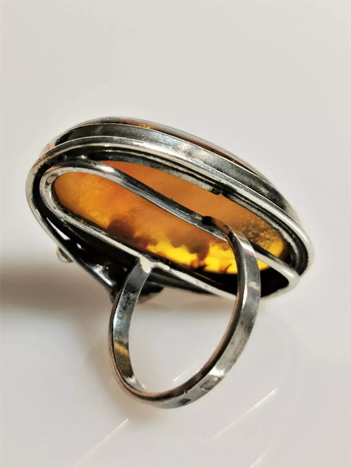 Beachtlicher vintage bernstein-ring aus 925 sterling silber, meisterarbeit um 1930, zusätzliches detailbild