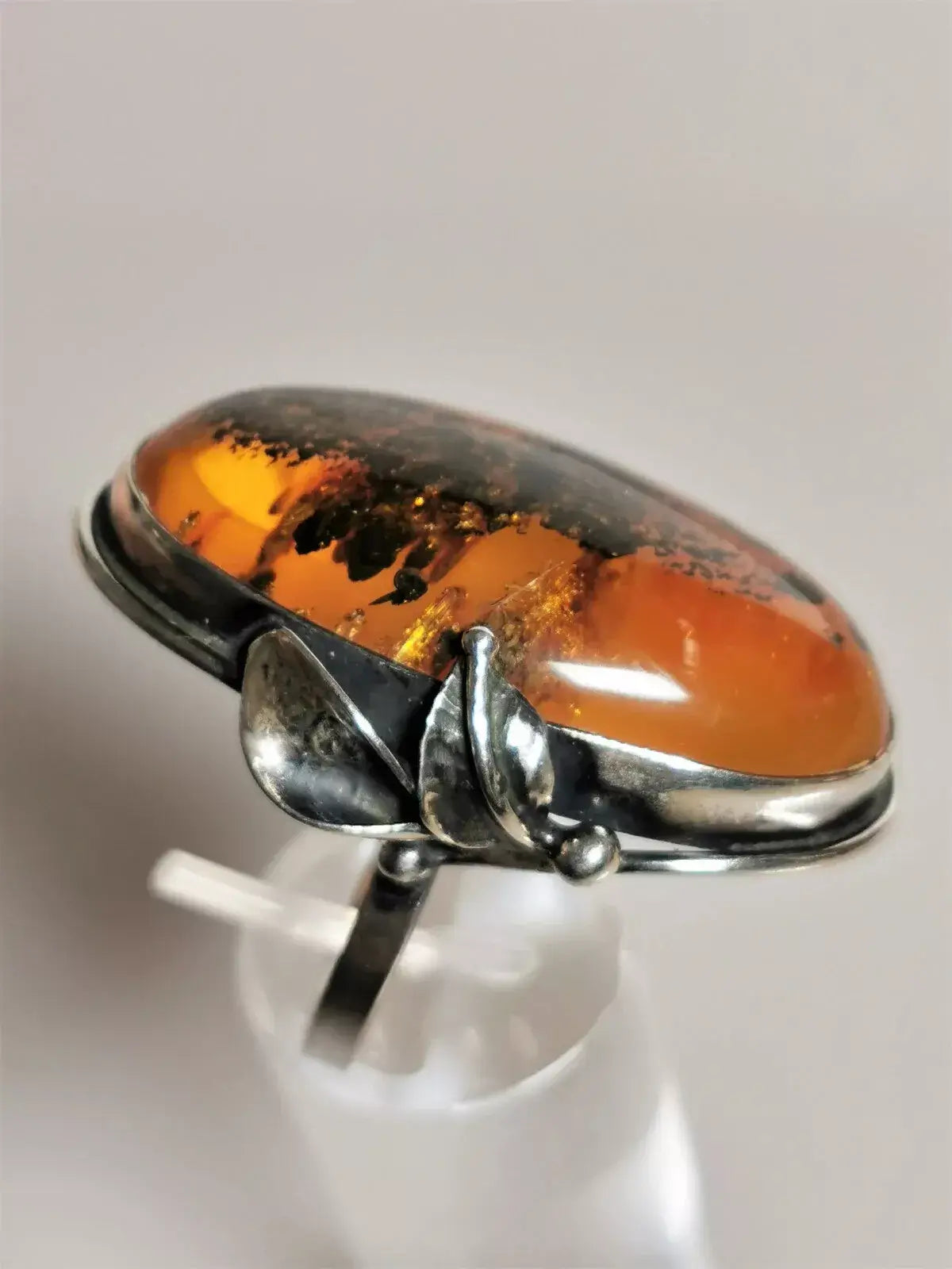 Beachtlicher vintage bernstein-ring aus 925 sterling silber, meisterarbeit um 1930, zusätzliches detailbild