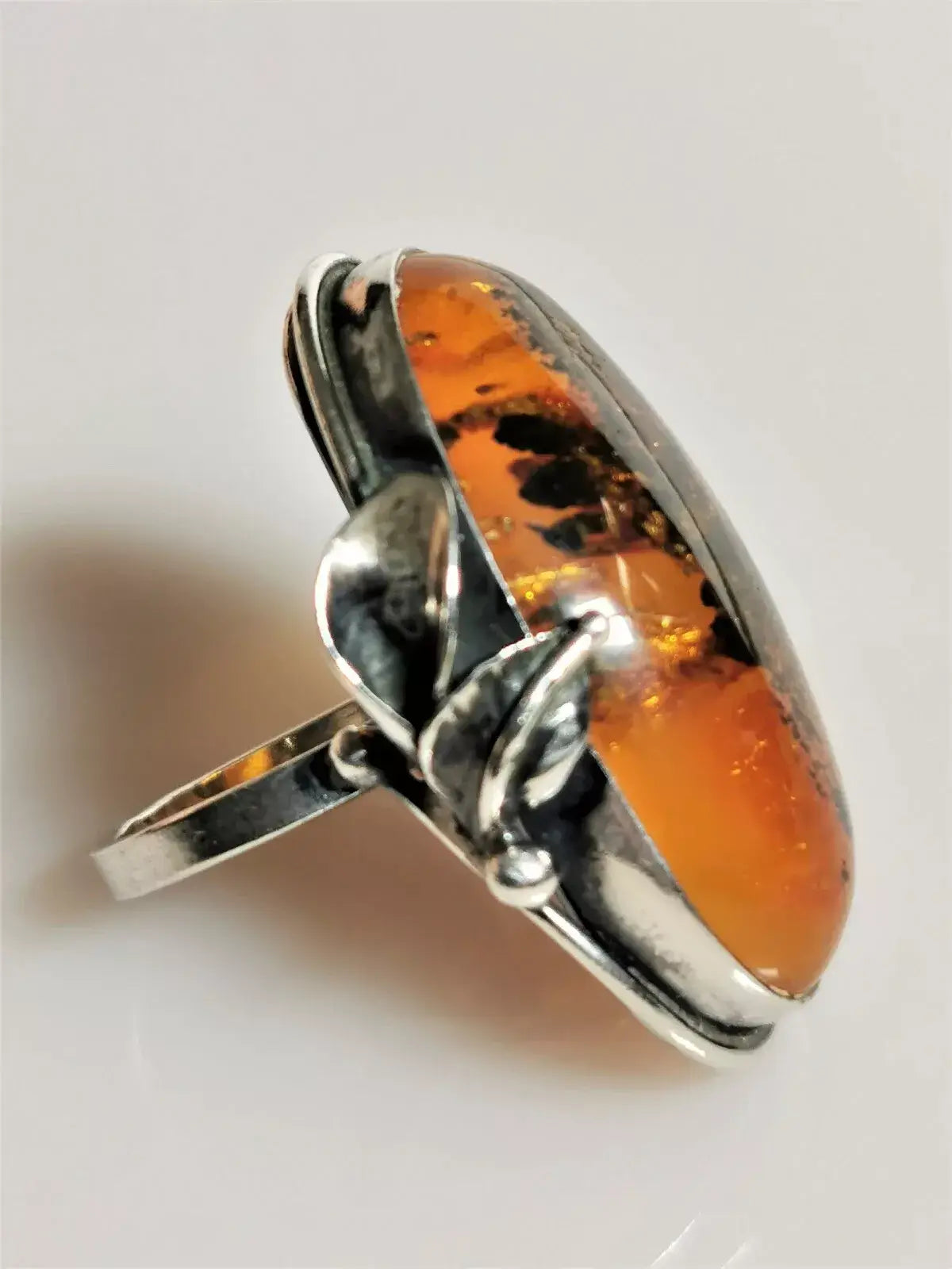 Beachtlicher vintage bernstein-ring aus 925 sterling silber, meisterarbeit um 1930, zusätzliches detailbild