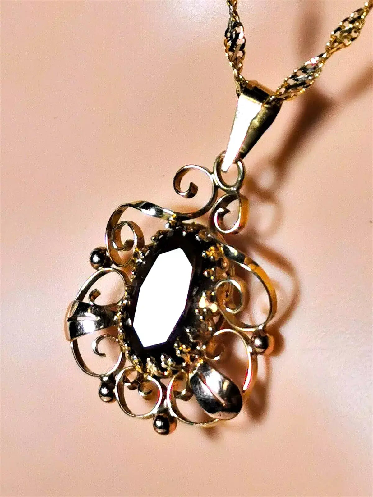 Art-deco anhänger aus 14kt rosé-gelbgold mit rauchquarz – handgefertigt, zusätzliches detailbild